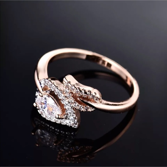 🎉SALE🎉Sz 8-9–18K gold and sapphire ring - Picture 3 of 6